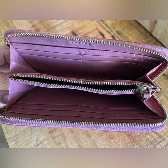 MIU MIU Croc Embossed Zippy Wallet - Picture 15 of 16